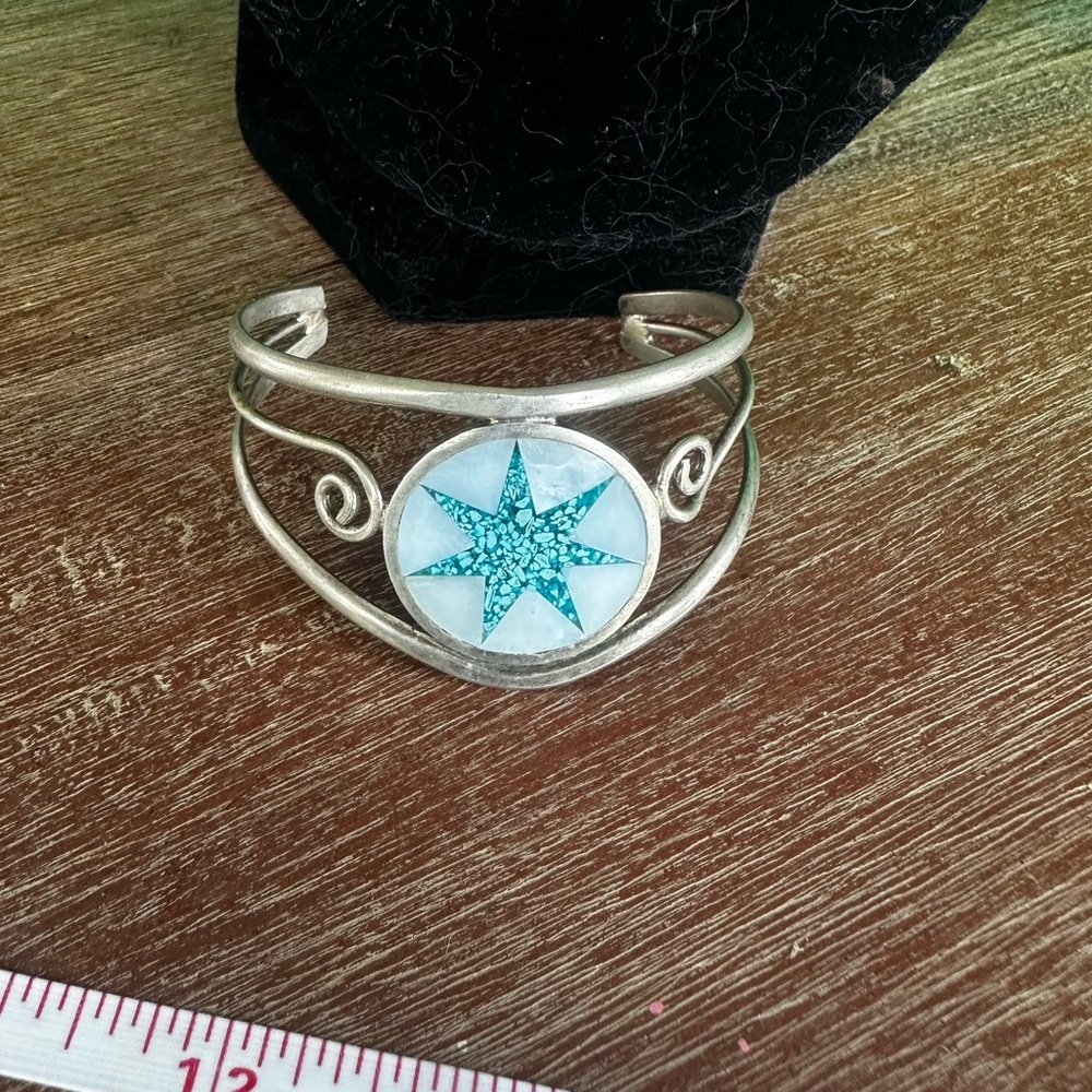 Set of 5 fashion bracelets